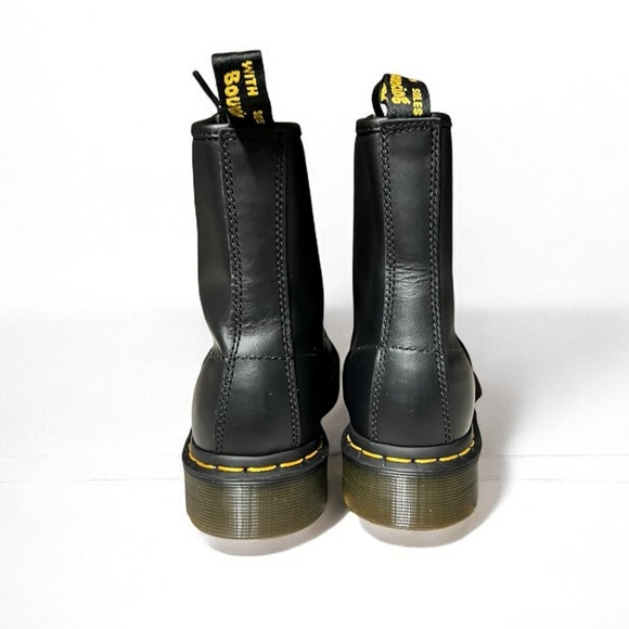 🌻NEW NWOT Dr. Martens 1460 Black Smooth Leather 8-Eye Boots Women's Size 6 - Picture 3 of 15